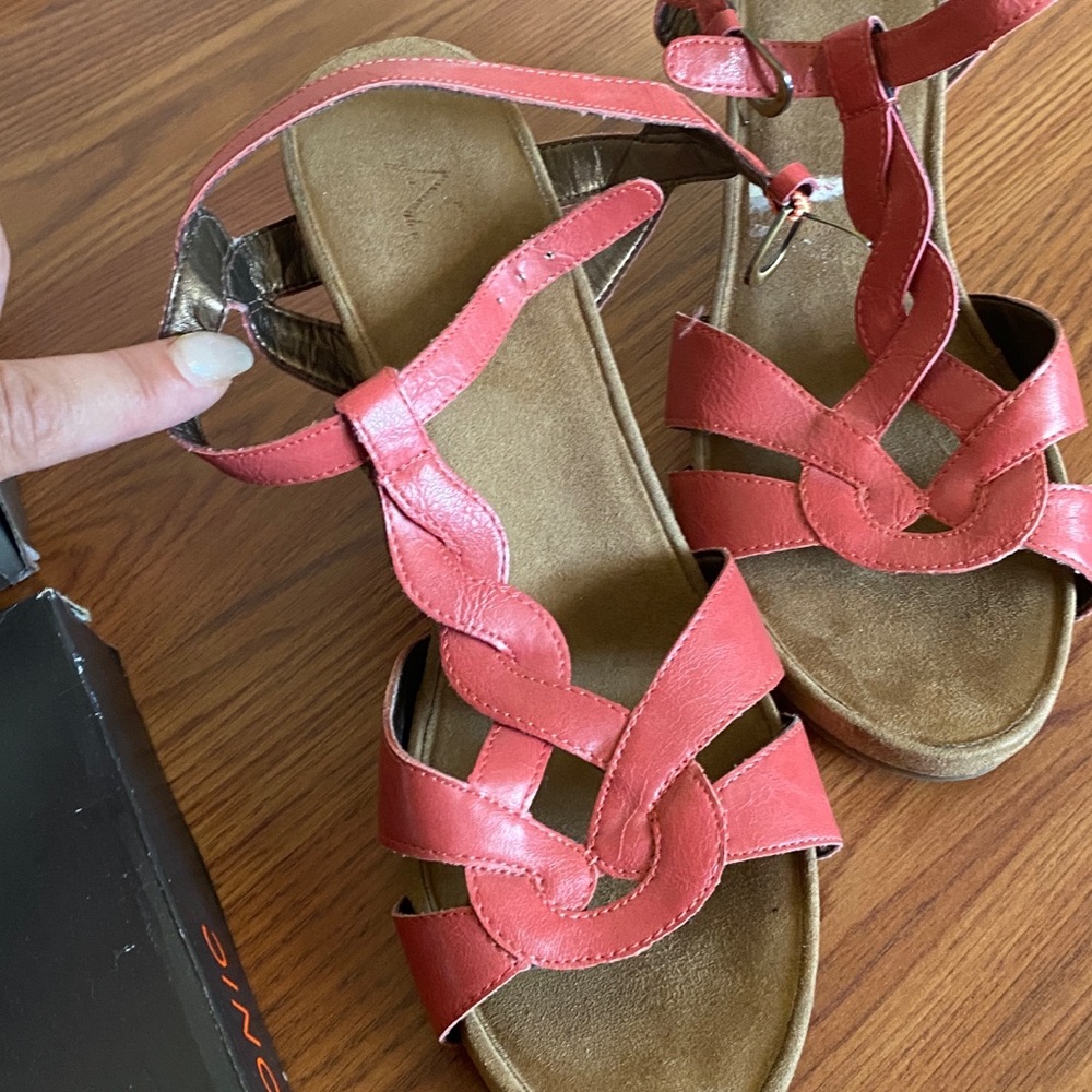 Mango weave wedges